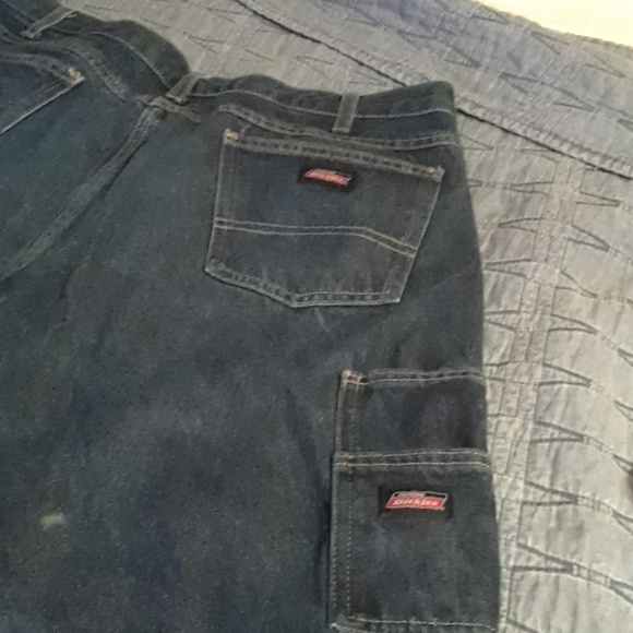 Shorts - Picture 3 of 4